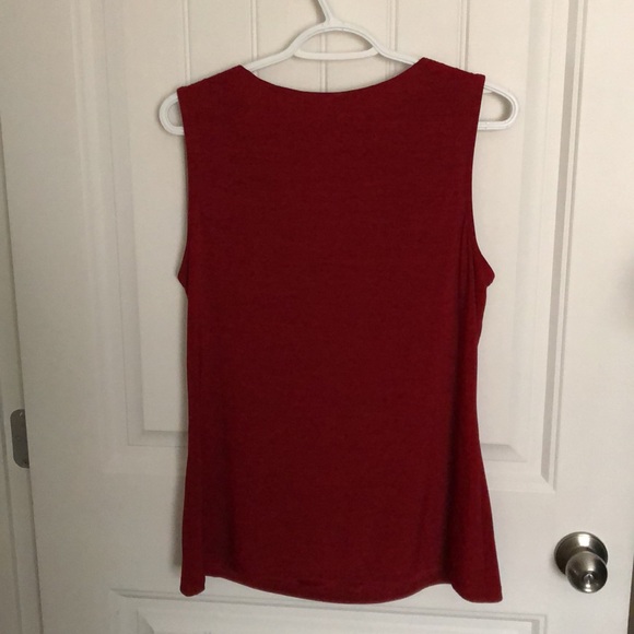 Dark red sleeveless top - Picture 2 of 4